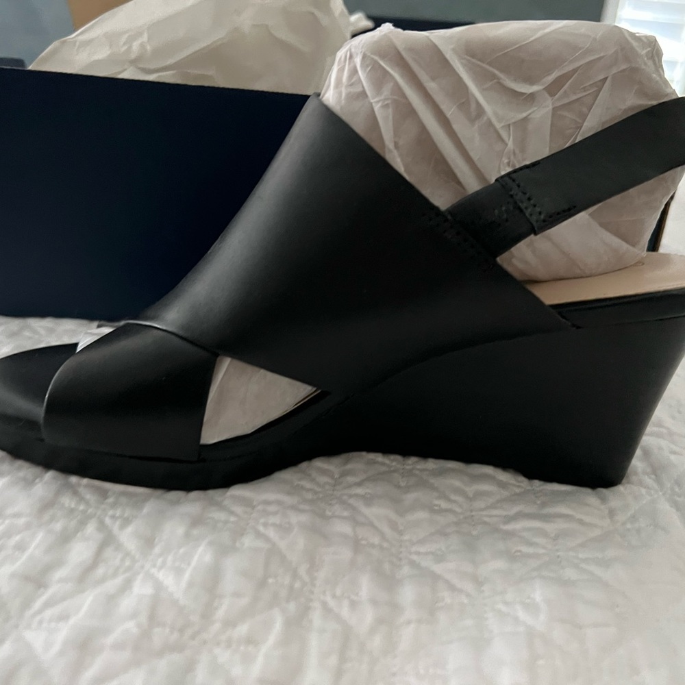 Cole Haan - Picture 3 of 9